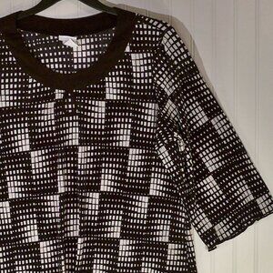 Jaclyn Smith, Black, White Ruffled Fabric Top 2X